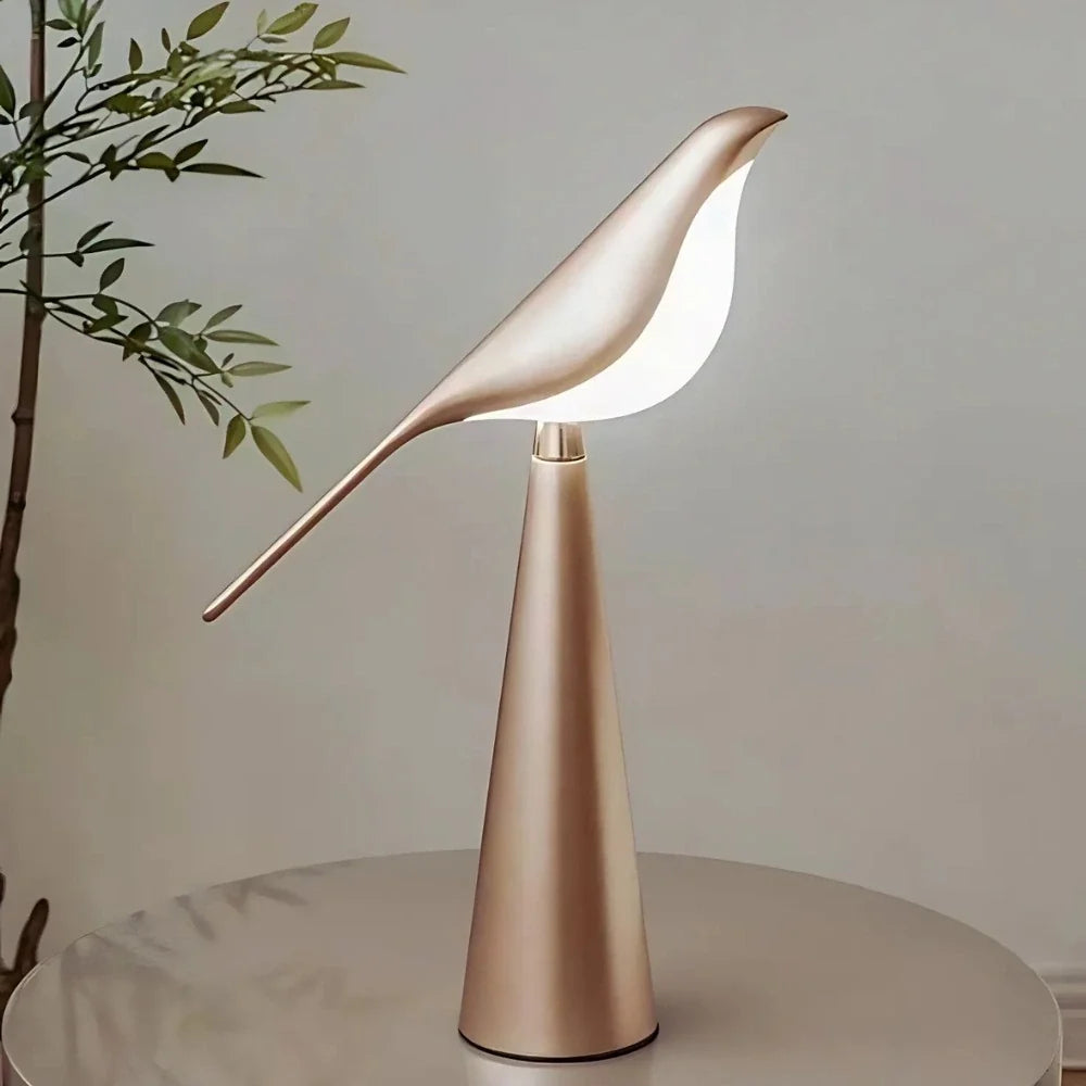 Serene Magpie Light