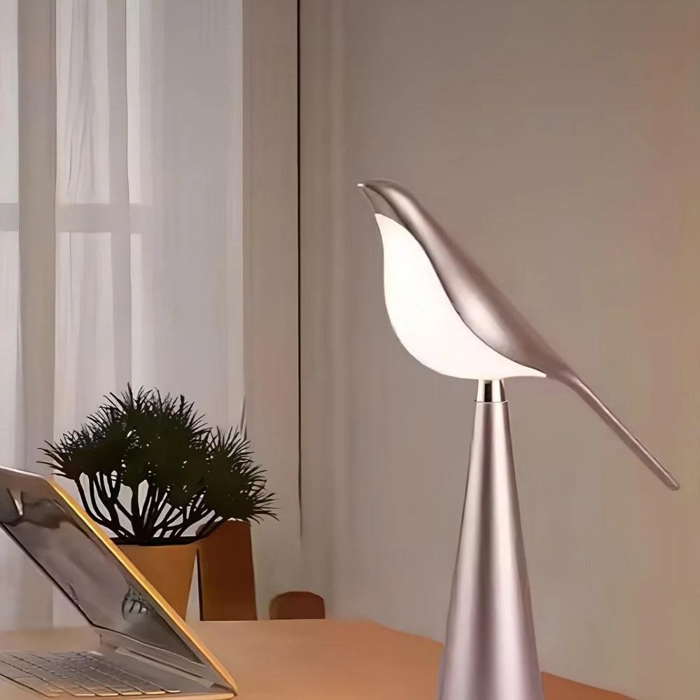Serene Magpie Light